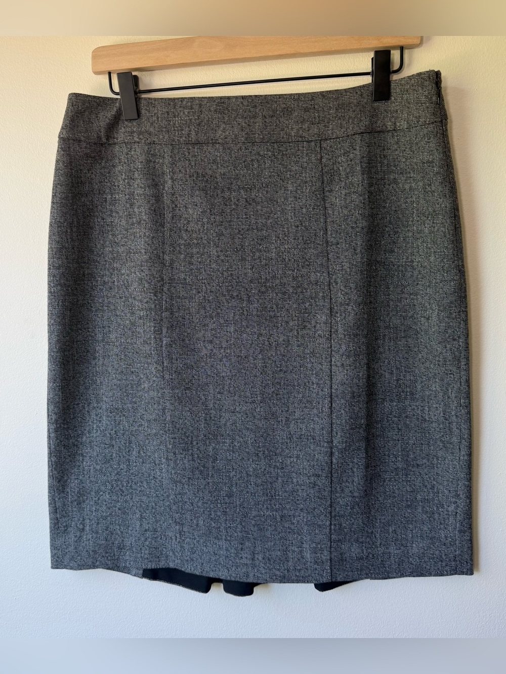 White House Black Market Tweed Pencil Skirt 8 Peplum Back Black White Corpcore